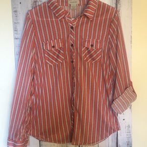 Long sleeve lite weight button up shirt
